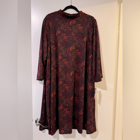 Signature by Robbie Bee Dresses & Skirts - NWT Paisley 3/4 sleeve knee length dress
